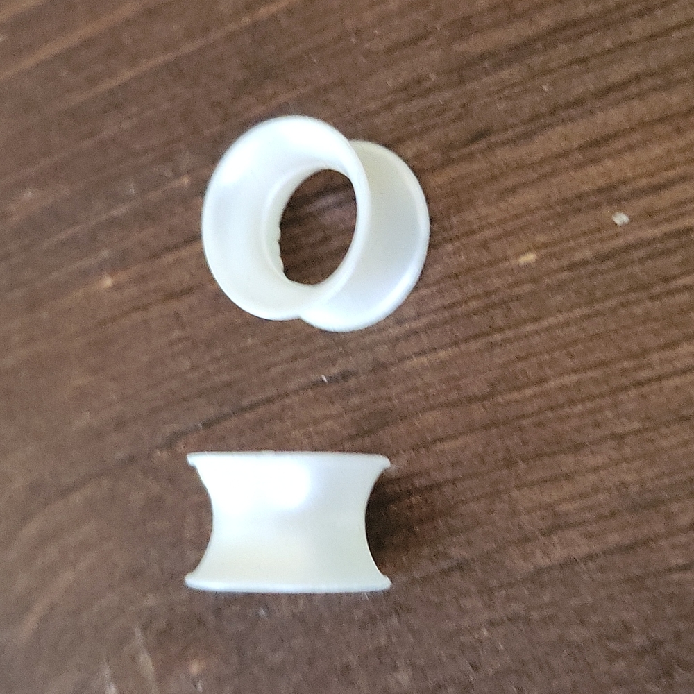 00g White Kaos Silicone Ear Skin Eyelets